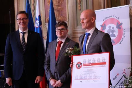 Občina Kamnik prejela certifikat Mladim prijazna občina 2022 – 2026 (12)
